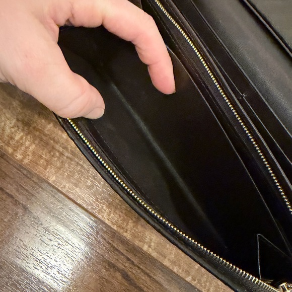 Guccisima Black  Leather Logo Continental Wallet - Picture 6 of 10